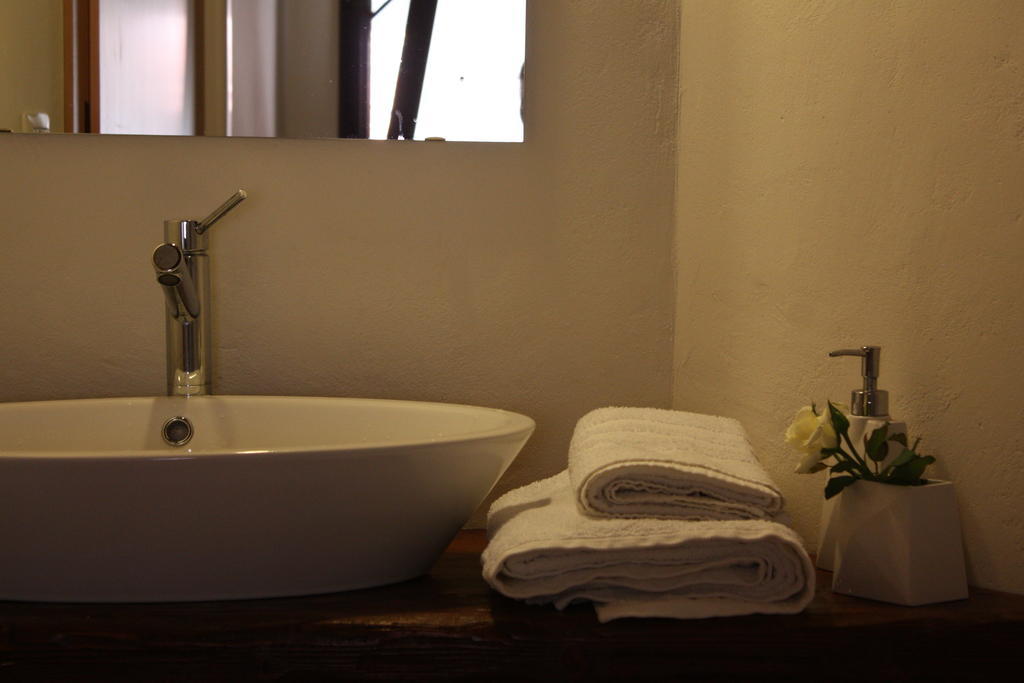 Il Lupo Rosso Bed & Breakfast Santu Lussurgiu Rom bilde