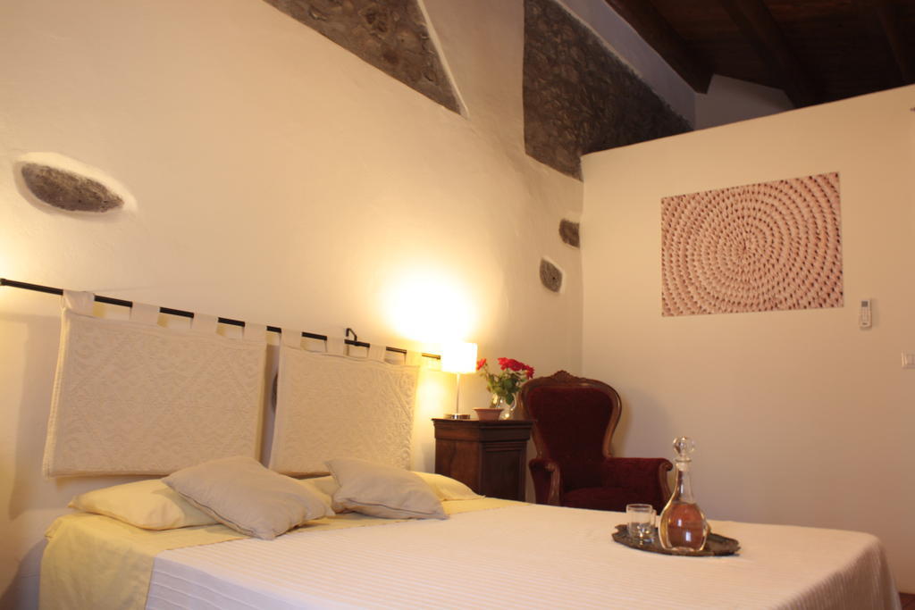 Il Lupo Rosso Bed & Breakfast Santu Lussurgiu Rom bilde