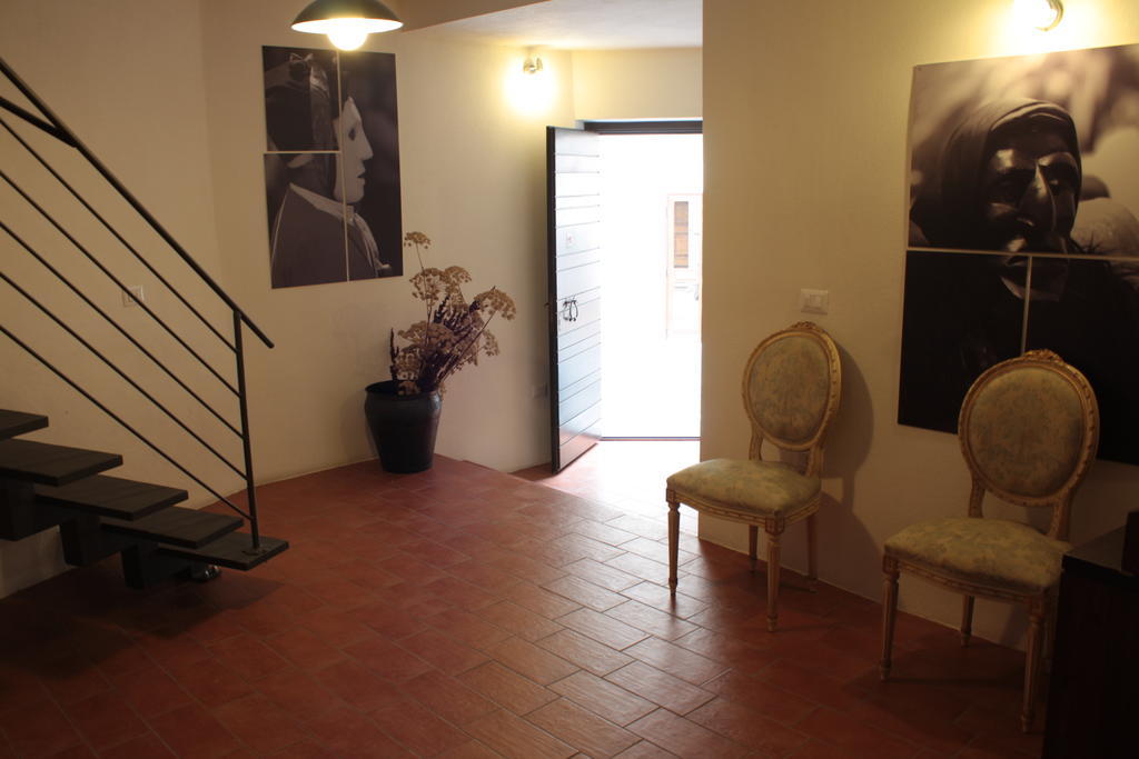 Il Lupo Rosso Bed & Breakfast Santu Lussurgiu Eksteriør bilde